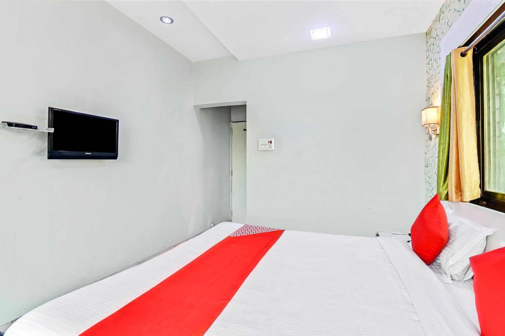 Oyo 61308 Hotel Rw International Hingoli Екстер'єр фото